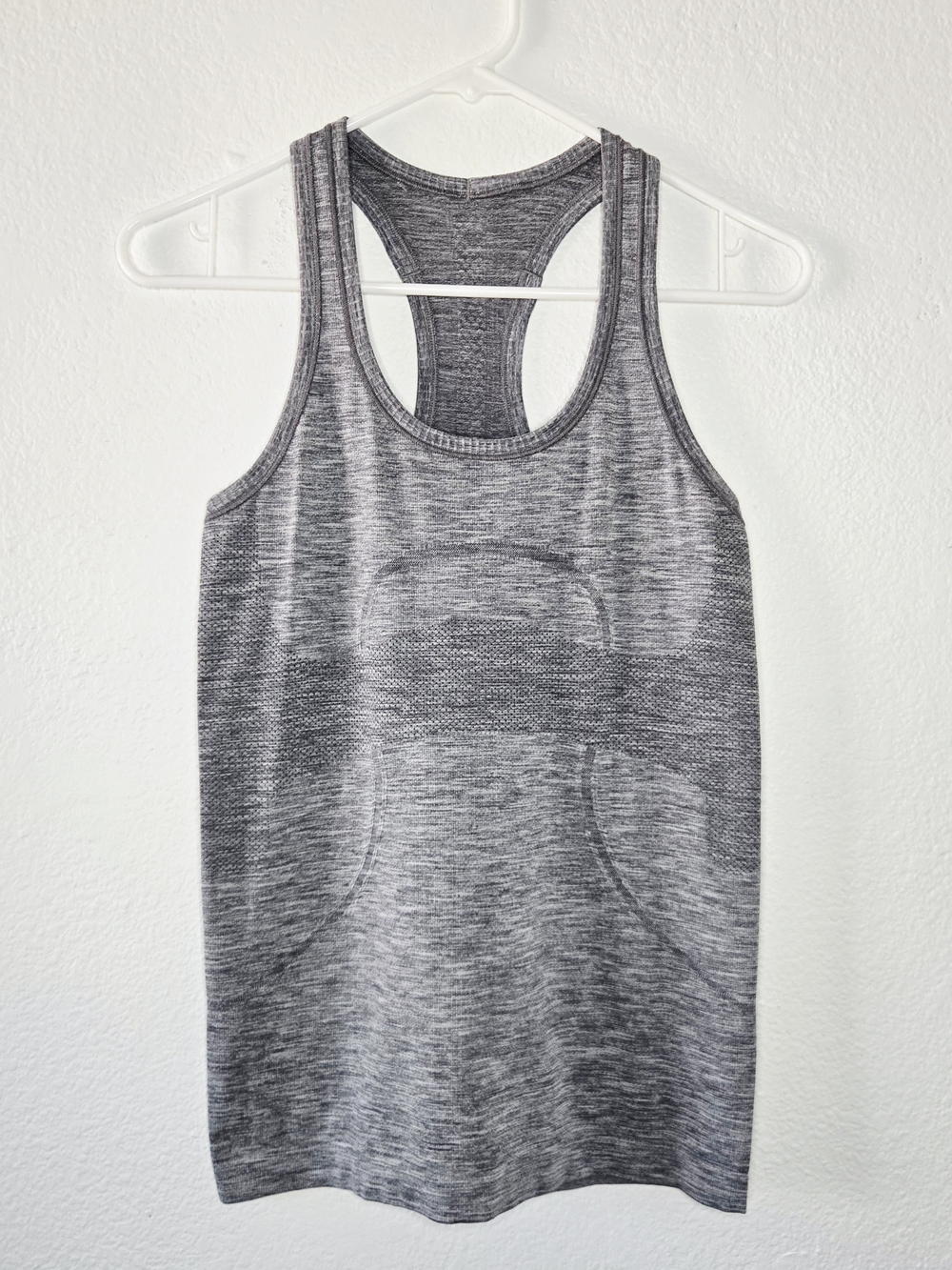 Lululemon Swiftly Tech Racerback Tank Top Gray sz 6